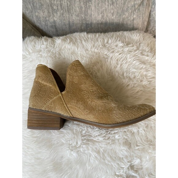Mi.iM Gold Textured Calf Hair Western Leather Ankle Slip On Booties Sz-8 - Picture 9 of 12